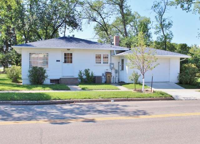 Property at 232 11th Ave SE, Minot, ND 58701, 2 beds, 2 baths