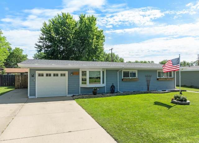 Property at 117 24th St SW, Minot, ND 58701, 4 beds, 2 baths