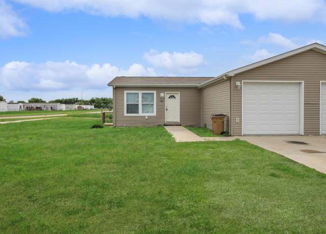 Property at 1501 47th Loop, Minot, ND 58701, 2 beds, 1 bath