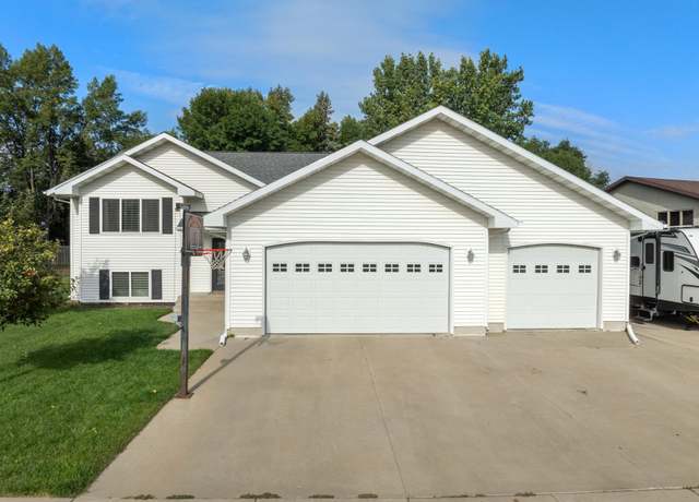 Property at 416 22nd St SW, Minot, ND 58701, 6 beds, 3 baths