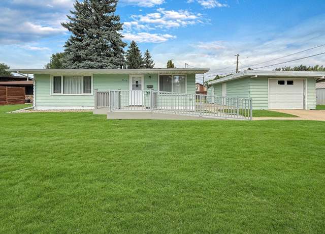 Property at 2508 1st Ave SW, Minot, ND 58701, 2 beds, 1 bath