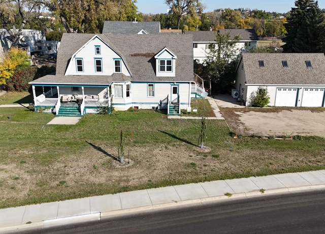 Property at 408 1st St, Minot, ND 58703, 8 beds, 5 baths