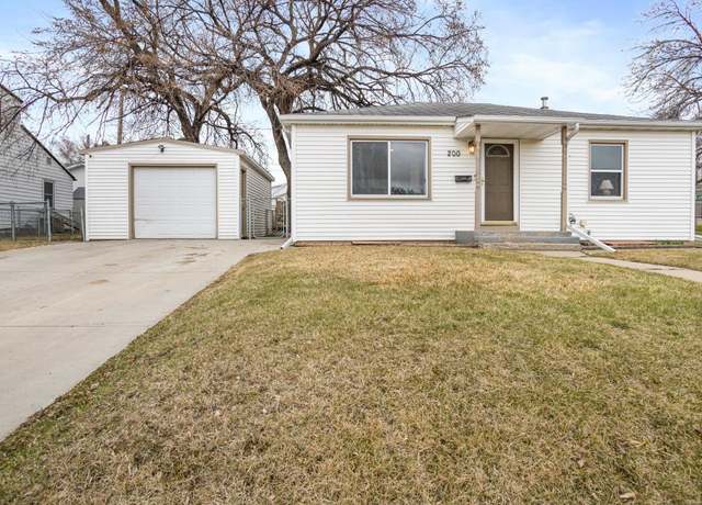 Property at 200 12th Ave SE, Minot, ND 58701, 2 beds, 1 bath