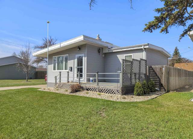 Property at 217 17th St St NW, Minot, ND 58703, 2 beds, 1.75 baths