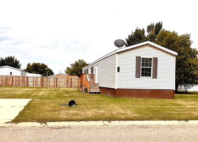 Property at 406 31st Ave. #446 Ave SE, Minot, ND 58701, 3 beds, 2 baths