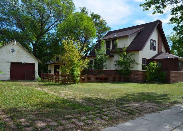 Property at 222 6th St W, Bottineau, ND 58318, 3 beds, 1.5 baths