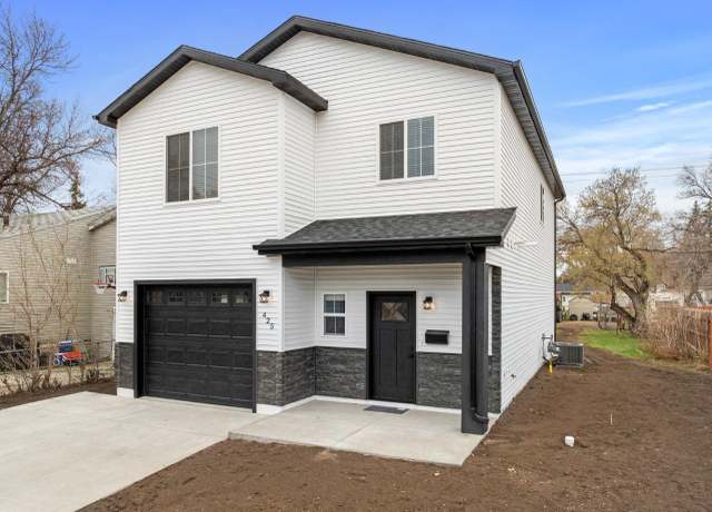 Property at 425 17th St NW, Minot, ND 58703, 3 beds, 3 baths
