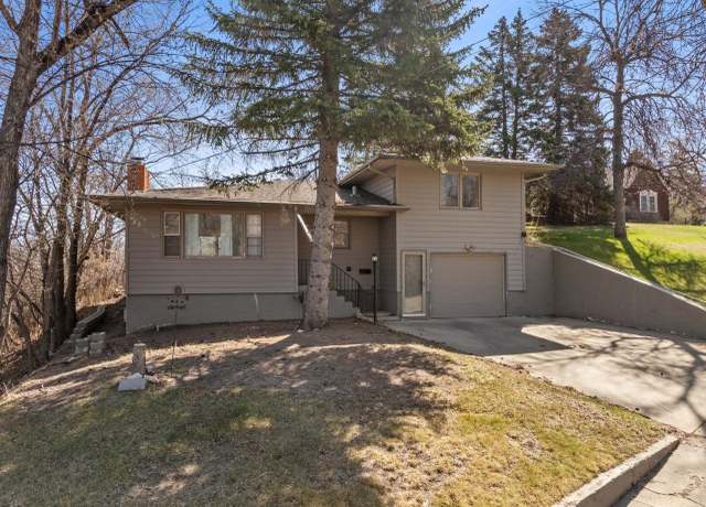 Property at 715 4th St SE, Minot, ND 58701, 3 beds, 2 baths