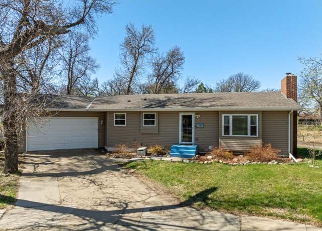 Property at 1071 W Central Ave, Minot, ND 58701, 4 beds, 3 baths
