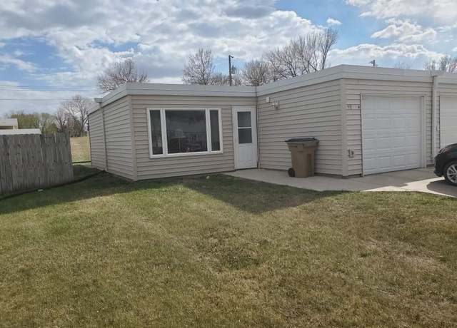 Property at 909A 21st Ave NW, Minot, ND 58703, 2 beds, 1 bath