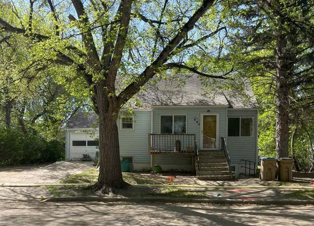 Property at 909 NW 10th Ave, Minot, ND 58703, 3 beds, 2 baths