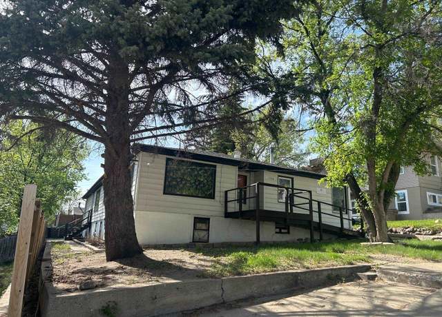 Property at 1105 10th St NW, Minot, ND 58703, 10 beds, 6 baths