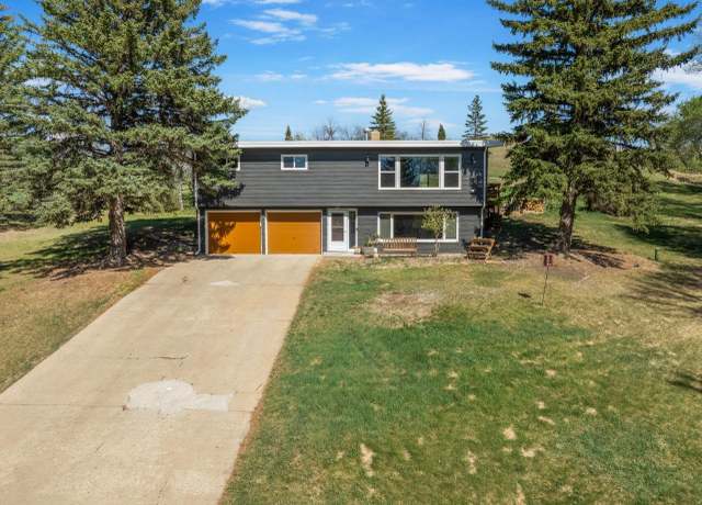 Property at 4401 38th St SE, Minot, ND 58701, 3 beds, 3 baths