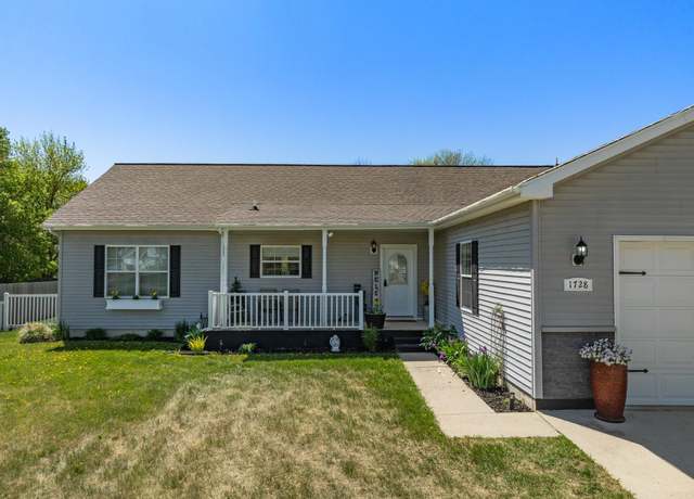 Property at 1728 Rivers Edge Dr, Minot, ND 58701, 3 beds, 2 baths