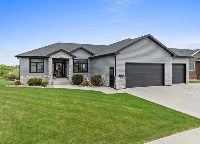Property at 21 Scramble St, Minot, ND 58701, 5 beds, 2.75 baths