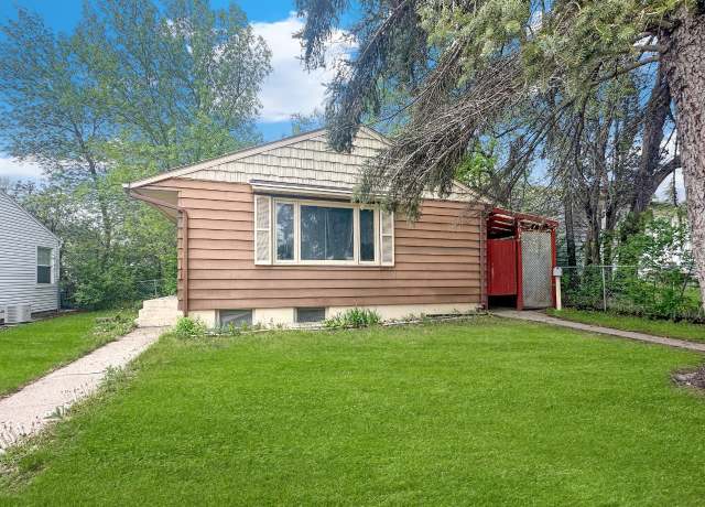 Property at 801 19th St NW, Minot, ND 58703, 3 beds, 2 baths
