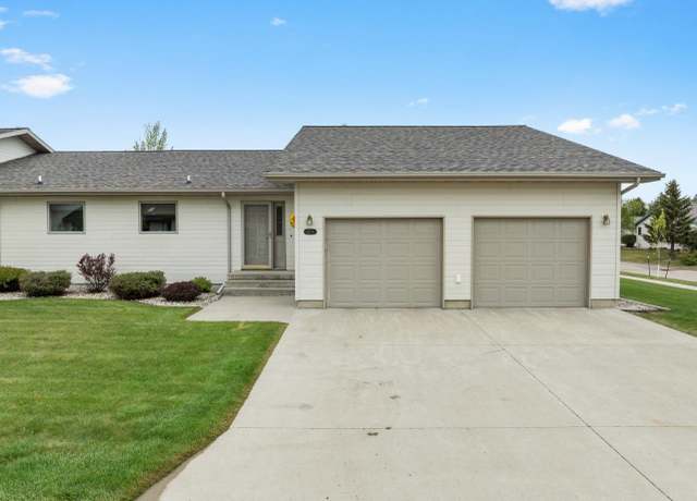 Property at 625 34th Ave SW Unit A, Minot, ND 58701, 3 beds, 3 baths