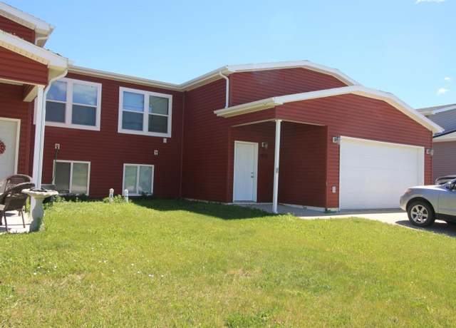 Property at 1512 47th Loop SE, Minot, ND 58701, 3 beds, 2 baths