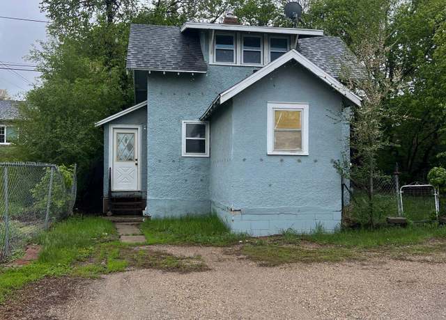 Property at 916 Valley St SE, Minot, ND 58701, 4 beds, 2 baths