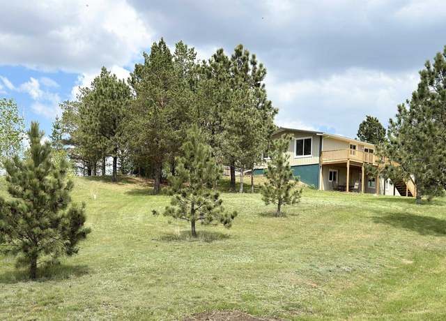 Property at 8801 111th St SE, Minot, ND 58701, 5 beds, 2.5 baths