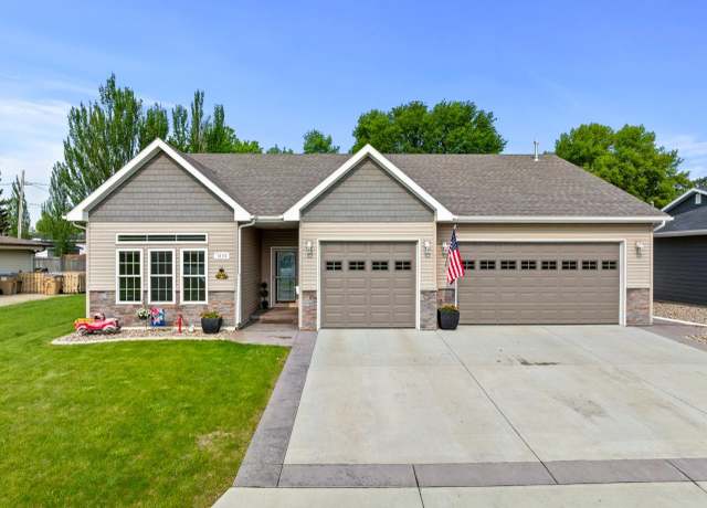 Property at 1820 1st St SE, Minot, ND 58701, 3 beds, 2 baths