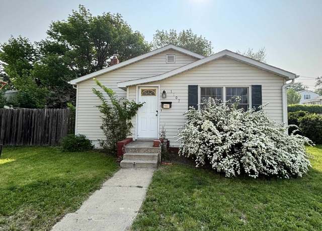Property at 1107 SE 2nd St, Minot, ND 58701, 2 beds, 2 baths
