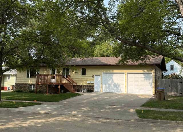 Property at 919 9th St NW, Minot, ND 58703, 4 beds, 2 baths