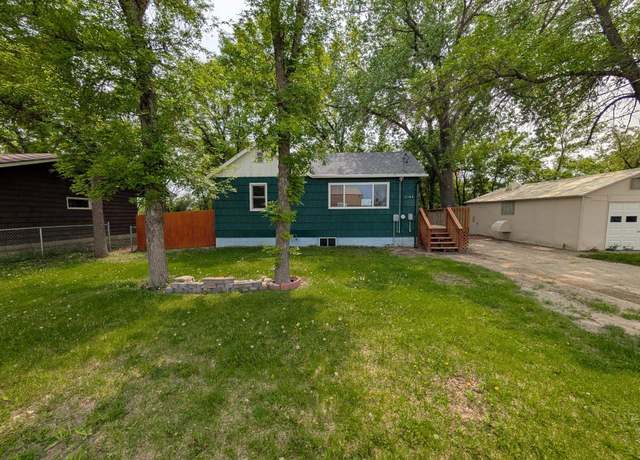 Property at 2704 SE 9th Ave, Minot, ND 58701, 1 bed, 1 bath