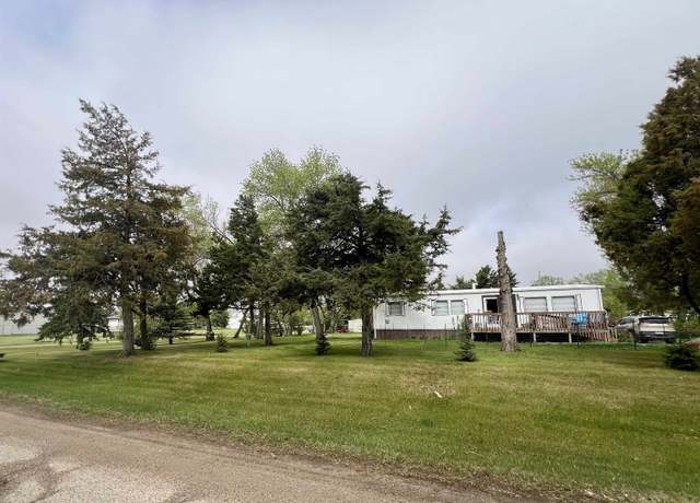 Property at 306 Main St S, Des Lacs, ND 58733, 3 beds, 1 bath