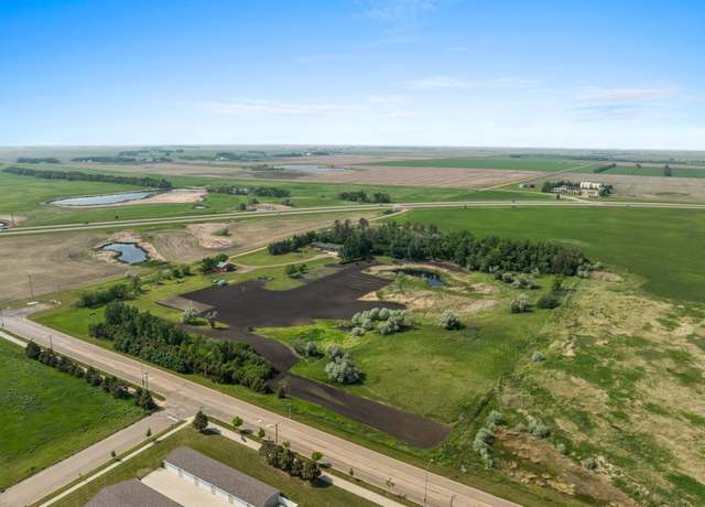 Property at 3900 16th St NW, Minot, ND 58703, 5 beds, 3.5 baths