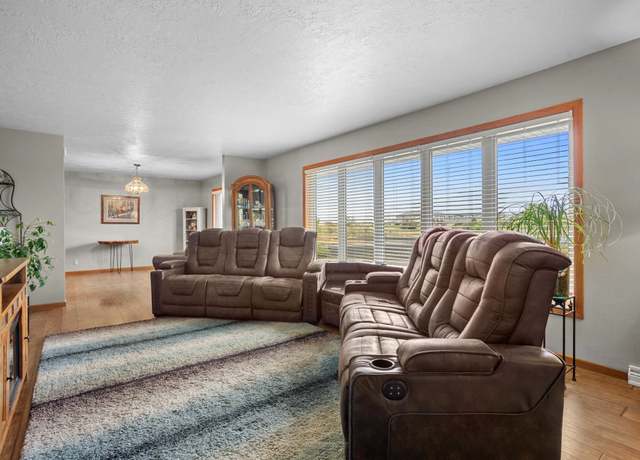 Property at 3900 16th St NW, Minot, ND 58703, 5 beds, 3.5 baths