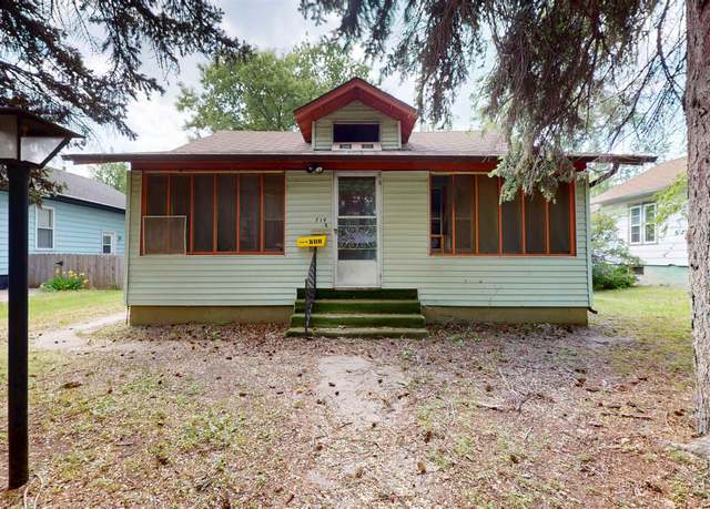 Property at 719 5th St NE, Minot, ND 58703, 2 beds, 1 bath