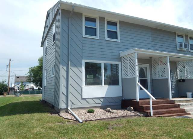 Property at 2014 4th St NW, Minot, ND 58703, 2 beds, 1 bath