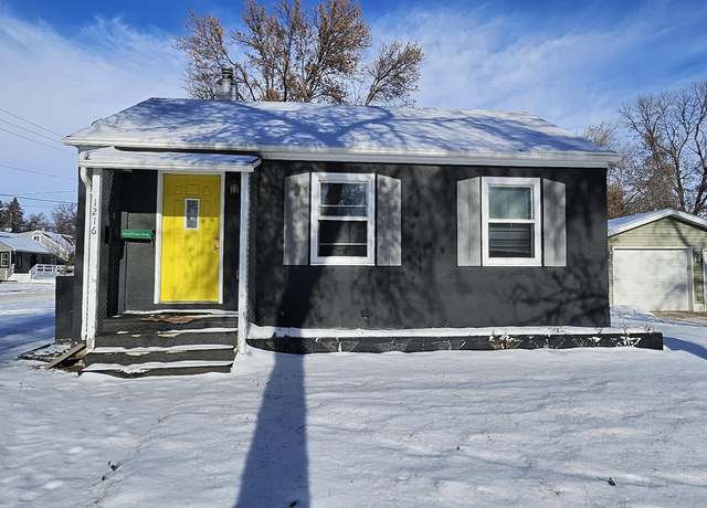 Property at 1216 5th Ave NW, Minot, ND 58703, 2 beds, 1.75 baths