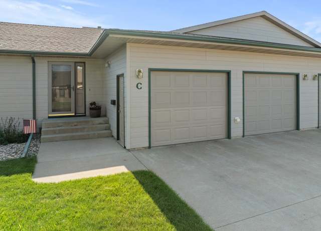 Property at 904 35th Ave Unit C Ave SW Unit C, Minot, ND 58701, 4 beds, 2.75 baths