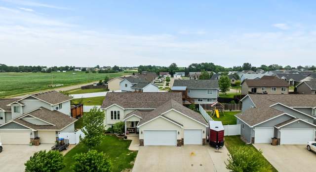 Photo of 1808 28th St NW, Minot, ND 58703