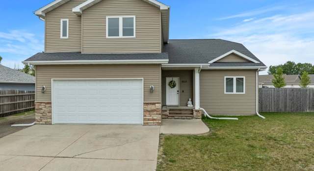 Photo of 1820 26th St SW, Minot, ND 58701
