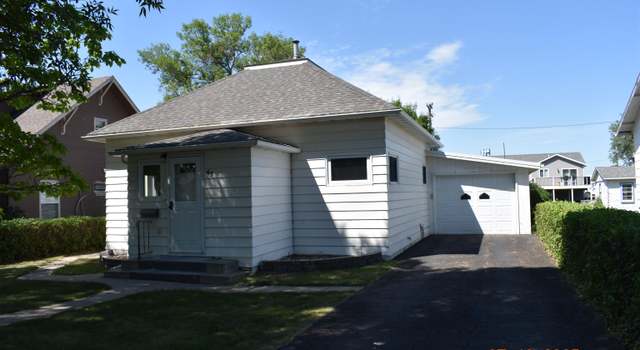 Photo of 45 2nd St NE, Garrison, ND 58540