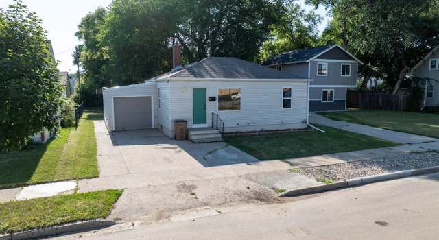 Photo of 805 Normal St, Minot, ND 58703