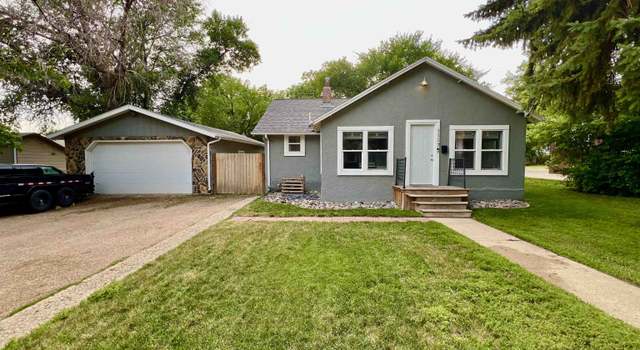Photo of 1117 8th St NW, Minot, ND 58703