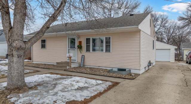 Photo of 614 14th St NW, Minot, ND 58703