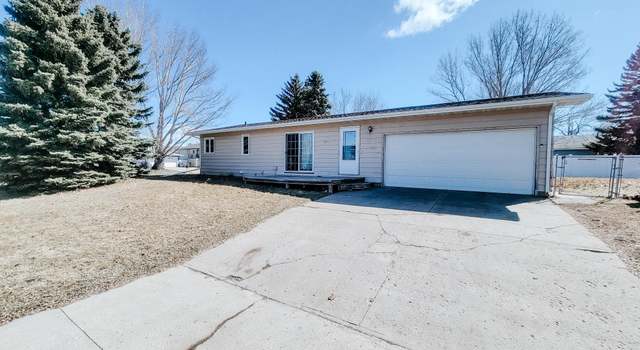 Photo of 1310 25th Pl NW, Minot, ND 58703