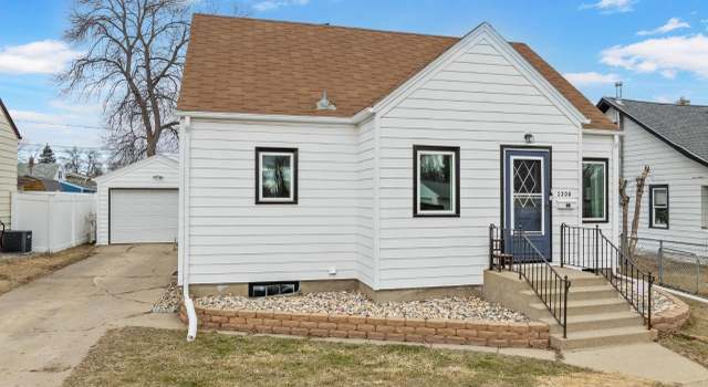 Photo of 1308 2nd St SE, Minot, ND 58701