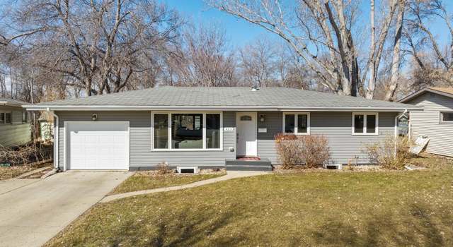 Photo of 423 11th St NW, Minot, ND 58703