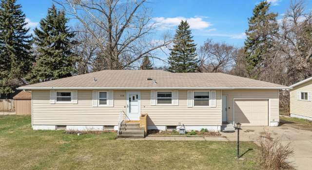 Photo of 1730 1st St SE, Minot, ND 58701