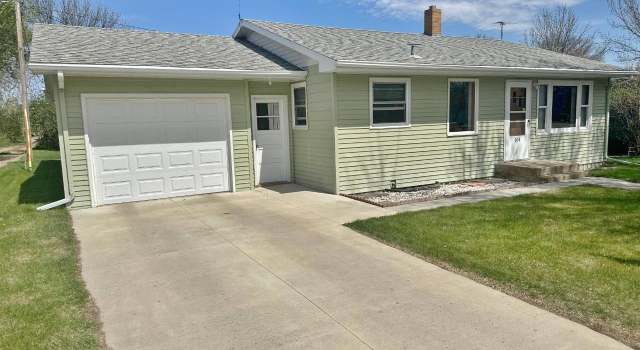 Photo of 104 4th Ave SW, Towner, ND 58788