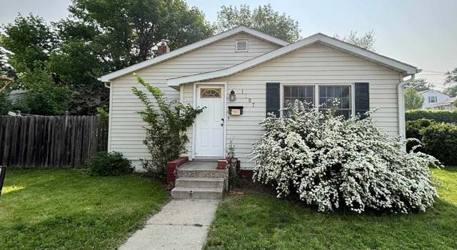 Photo of 1107 SE 2nd St, Minot, ND 58701