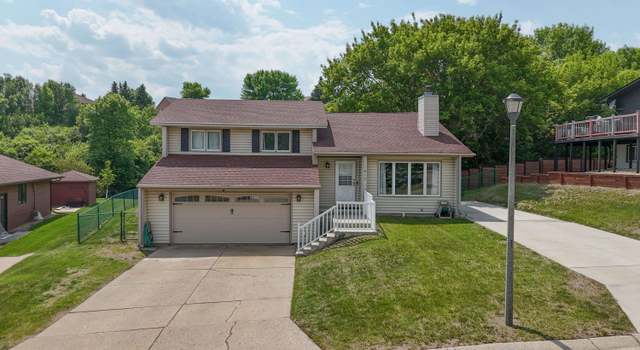 Photo of 915 26th St NW, Minot, ND 58703