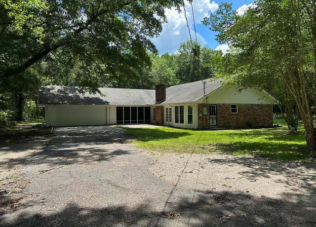 Property at 110 Lavon Ln, Picayune, MS 39466, 3 beds, 2 baths