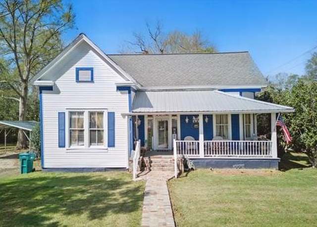 Property at 1002 South Maxwell St, Poplarville, MS 39470, 4 beds, 2.5 baths